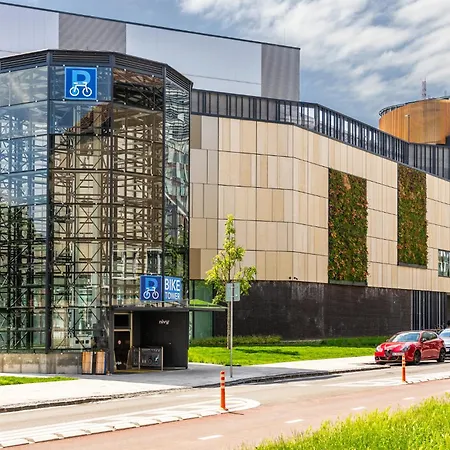 Quiet In New Center, Nivy Братислава