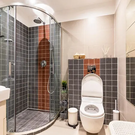 Quiet In New Center, Nivy Апартаменты