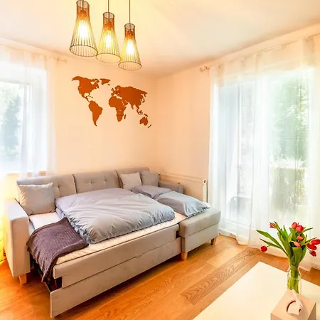 Quiet In New Center, Nivy Apartamento